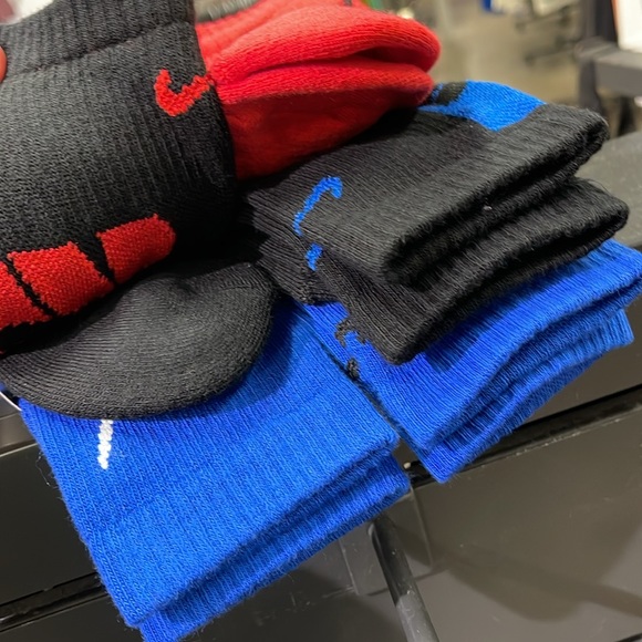 NIKE 
Training Crew Socks (6 Pairs)
Nike Everyday Cushioned
Large - Picture 4 of 16